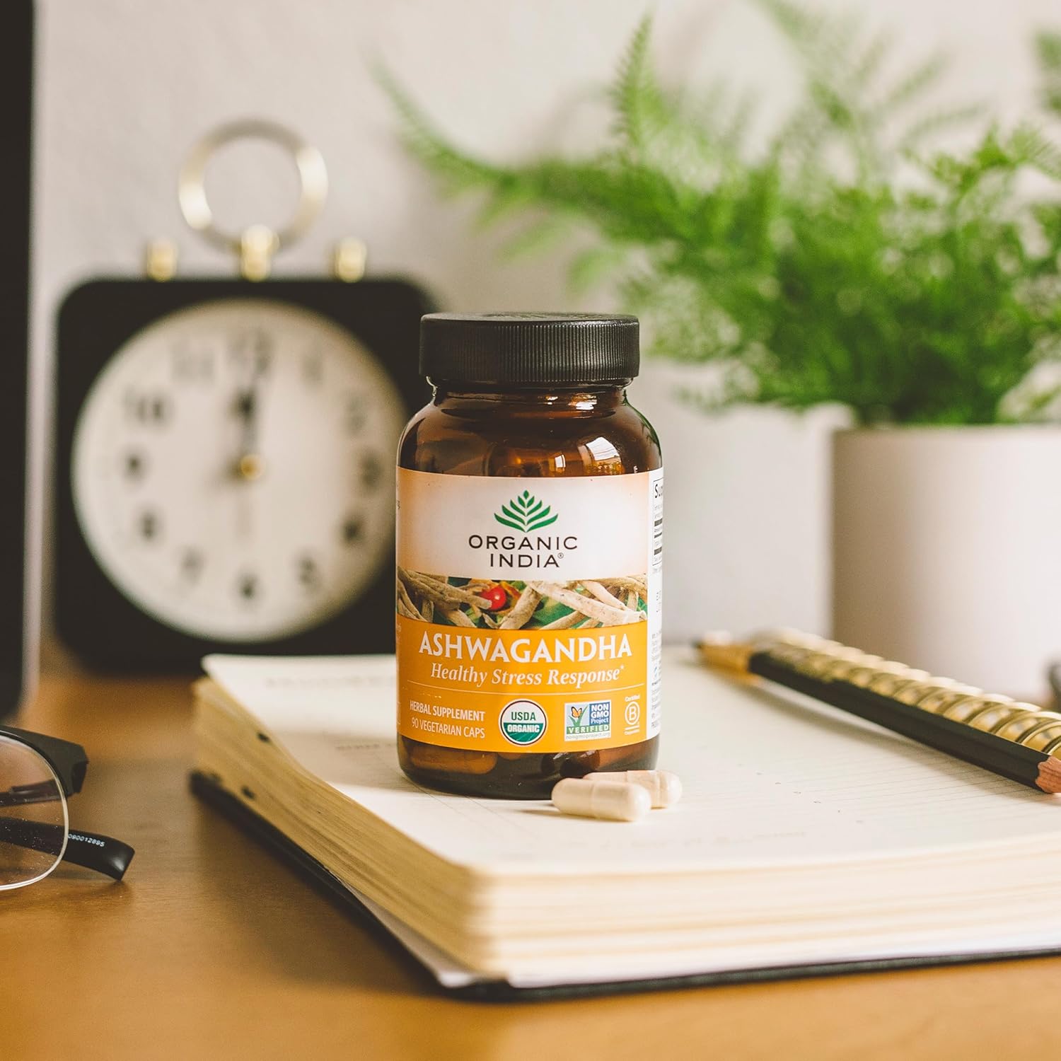 ORGANIC INDIA Ashwagandha Capsules - Organic Ashwagandha Supplement - Vegan Ashwagandha Root, Gluten-Free, Kosher, Non-GMO, Supports Stress Relief, Energy, and Sleep - 90 Capsules